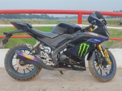 YAMAHA R15 V3